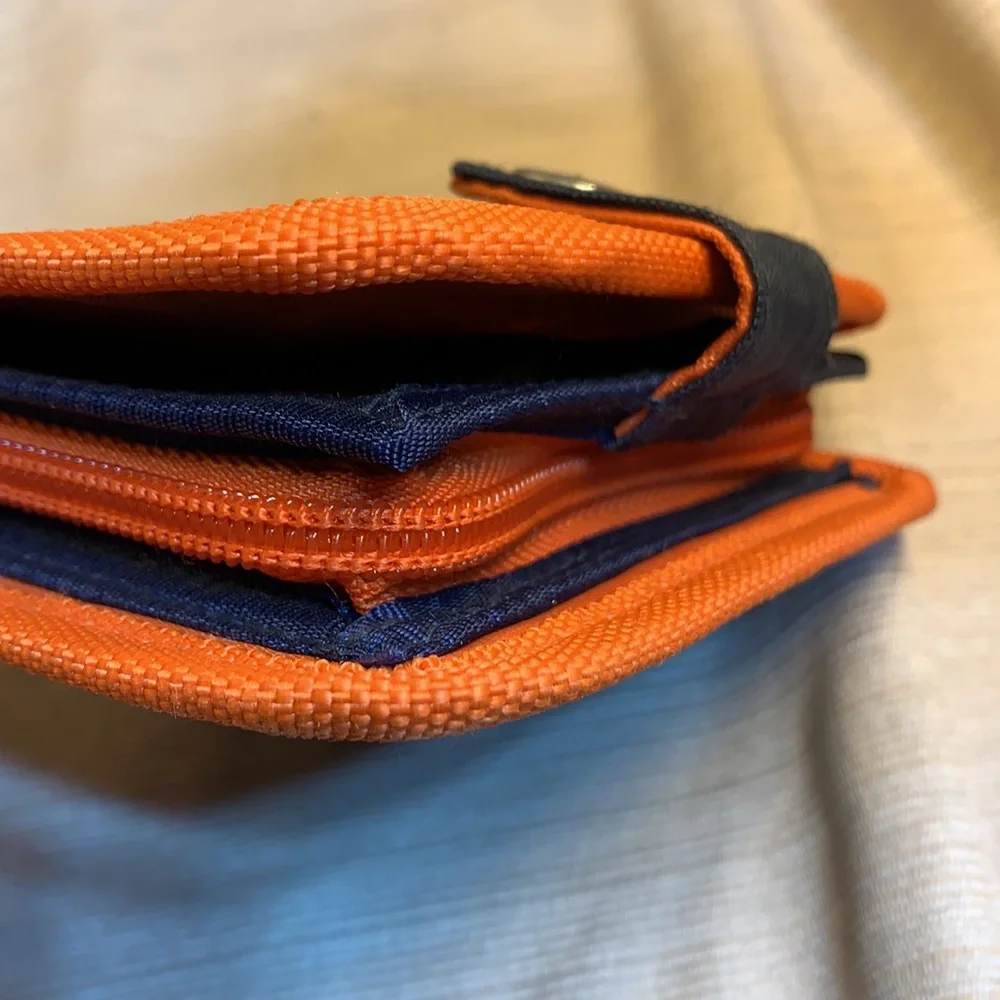 Wallet w/carabiner and zip around coin poch